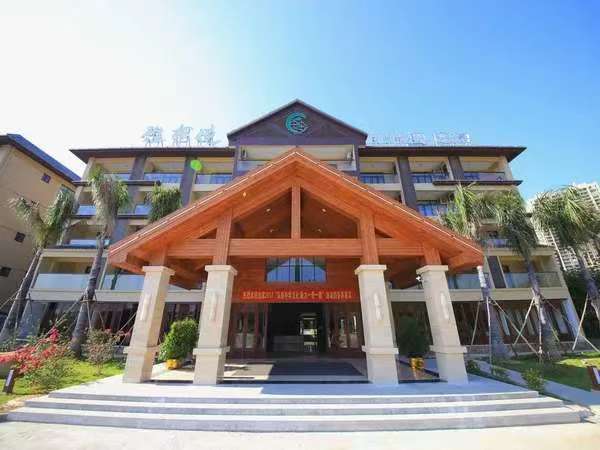 雅布伦康养酒店